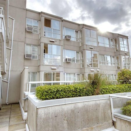Robson Suites Vancouver Bagian luar foto
