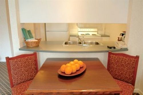 Robson Suites Vancouver Bagian luar foto