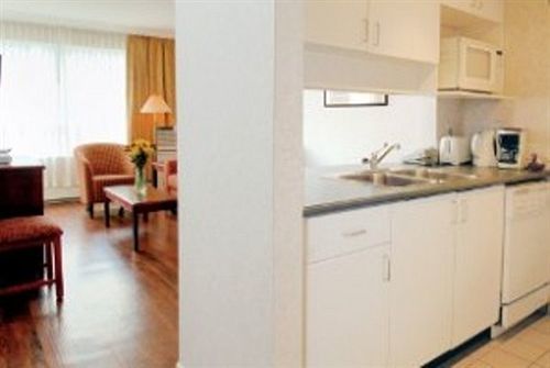 Robson Suites Vancouver Bagian luar foto