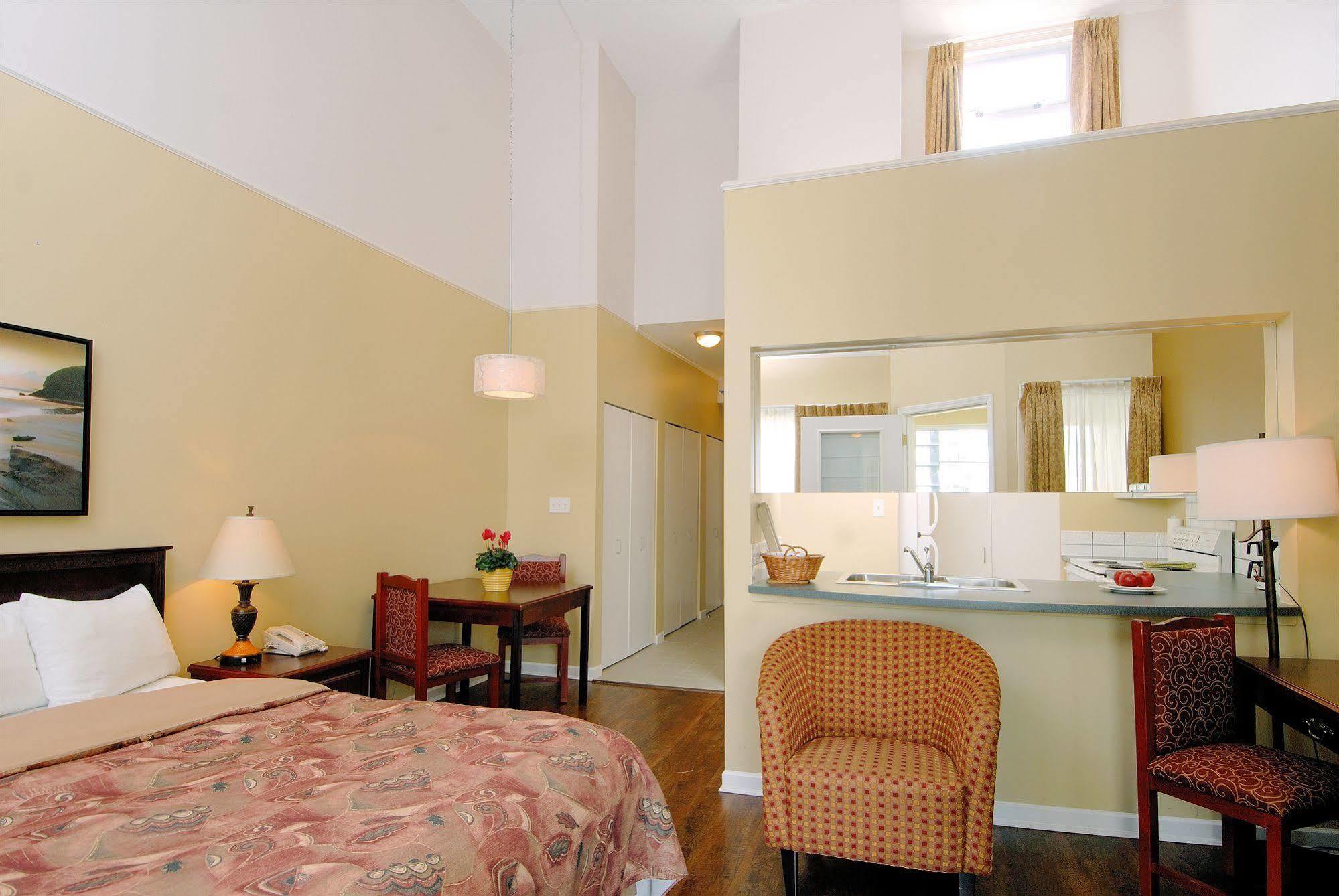 Robson Suites Vancouver Bagian luar foto